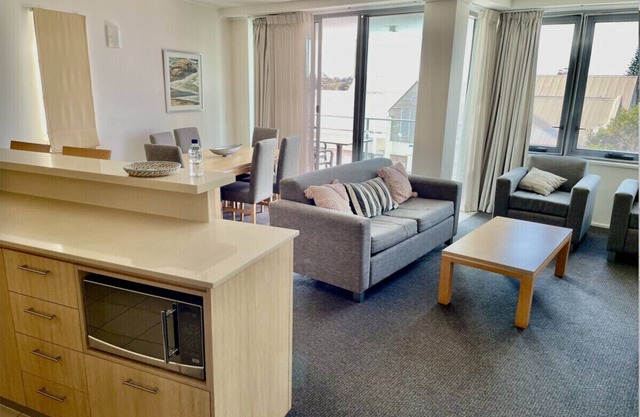 Water View Retreat - FREE WiFi