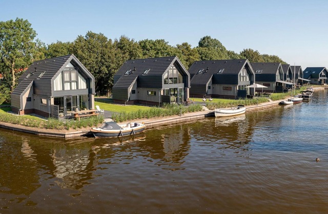 Water Villa in Balk by Slotermeer Lake