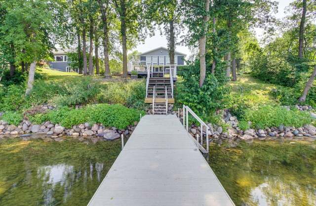 Waterfront Family Retreat on Lake Lida w/Dock