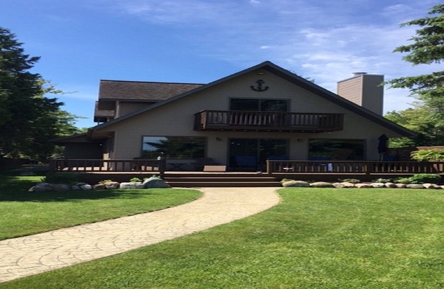 Waterfront Home on Beautiful Hubbard Lake