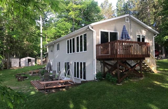 Waterfront Lake House , Crane Lake, Pickerel WI. See our video!