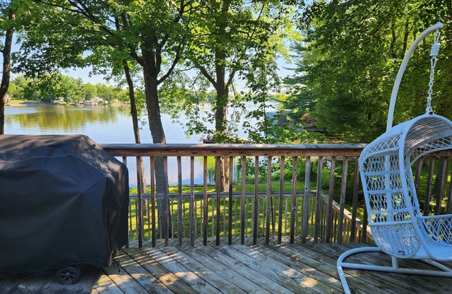 Waterfront Lakehouse!