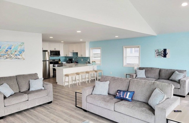 Waterfront Oasis Summ