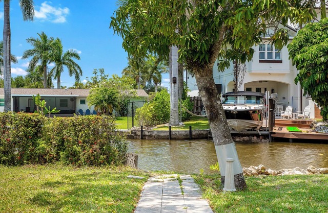 Waterfront Retreat in the Heart of Naples!