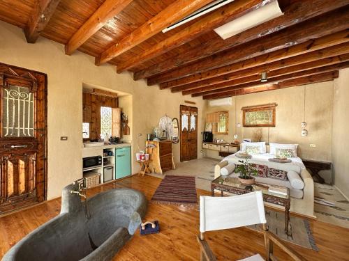 Waterside Loft -Rustic & Lux Tunis Artisan Village