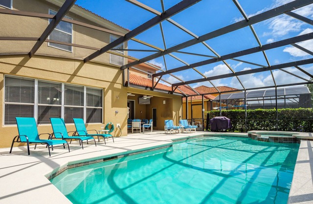 Watersong Heights, a Spacious 6 bedroom Villa on the Gated Watersong Resort