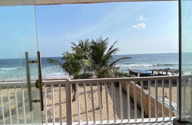 Wavecrest Beach Hotel & Resort