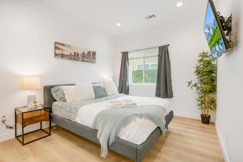 WE12-Little Saigon Modern Home 3Beds-2Baths