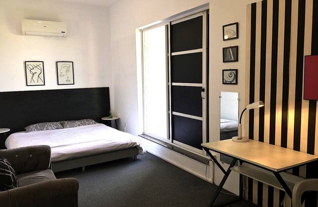 WEDNESDAY HOMES - Stylish 2BHK Entire Floor of a 605 yards house in DHA Lahore