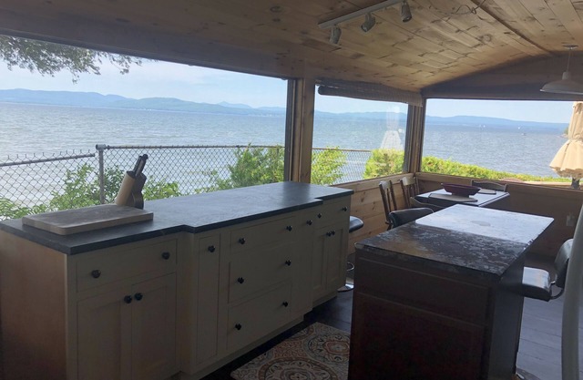 Welcome to Cedar Ledge! 270 Degree View of Lake Champlain