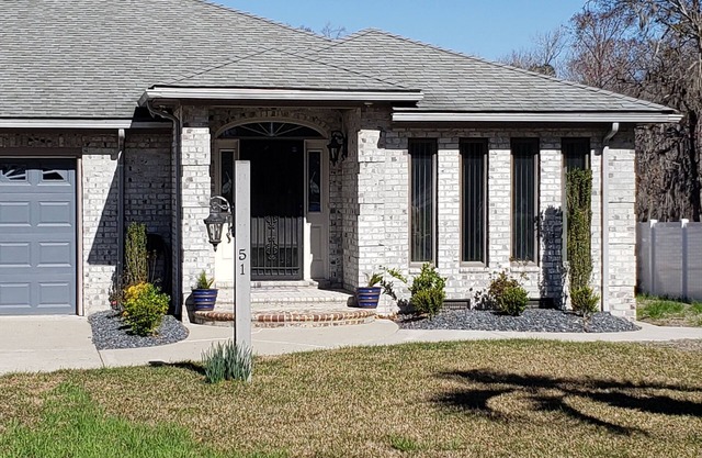 Welcome to Waterway Getaway - Your home away from home!
