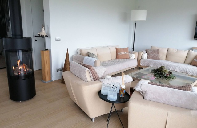 Wellness Cottage with Private IR Sauna (incl.) Optional : Swim Spa–with jacuzzi