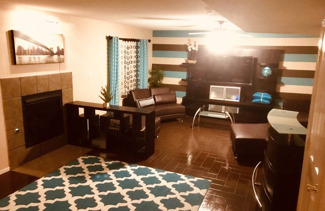 Westside El Paso Beautiful Big House lots of Perks contemporary nice Backyard