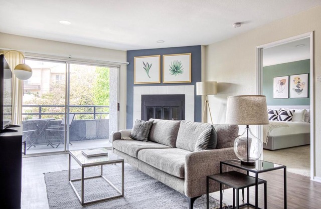Westwood 2BR nr UCLA Westwood Village LAX-221