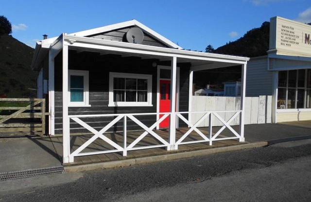Whanga Butcher Shop Whangamomona