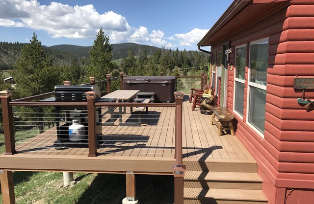 Whispering Pines Guest Cabin At Georgetown Lake - Family & Pet Friendly, Hot Tub