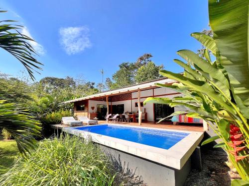 Whispering Wisdom, 3 Bed with Pool, Steps to Beach