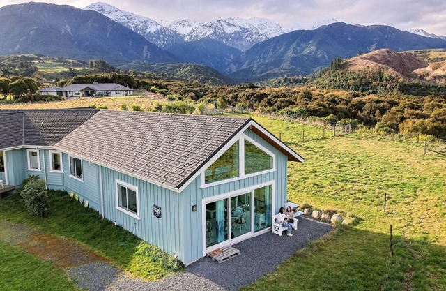 ‘White Caps’ - Entire Guest Studio - Loft bed with Ocean & Mountain views