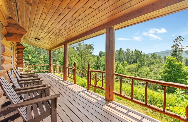 White Mountains Log Cabin with Amazing Views