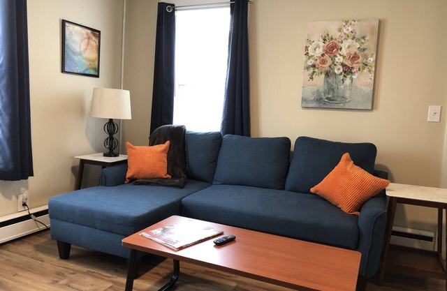 WHITE MOUNTAINS RENOVATED 1 BEDROOM on Ground Floor