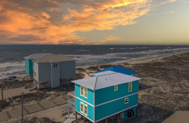 White Sand Beachfront Paradise