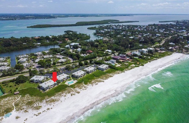 Whitney Beach at Longboat Key, 325 3 Bedroom Spacious Condo, First Floor