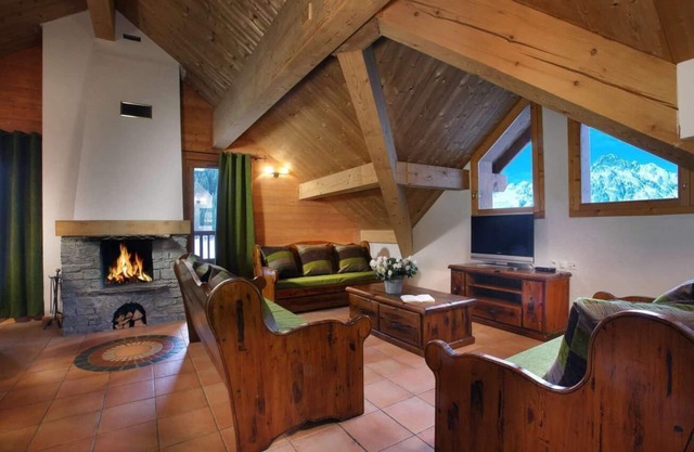 Wifi, 50m from resort center, fitness, swimming pool, sauna, hammam, balcony, tv, ski locker, 40m²