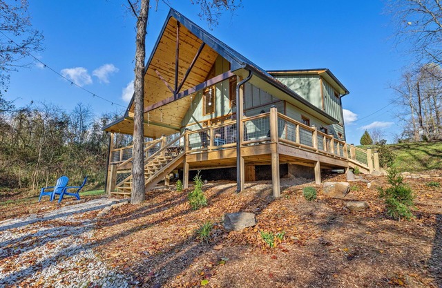 WiFi, Hot Tub & Pets - EagleRock Retreat in Red River Gorge, KY!
