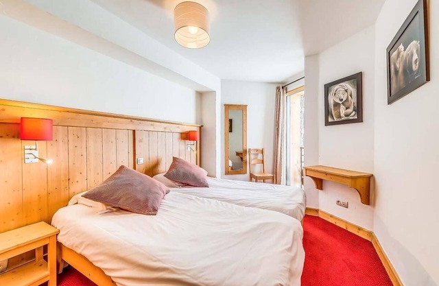 Wifi, ski-in/ski-out & foot of the slopes, 4th floor, balcony, tv, ski locker, 80m², Tignes