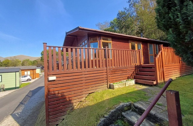 Willow Lodge - a holiday lodge that sleeps 6 guests in 3 bedrooms