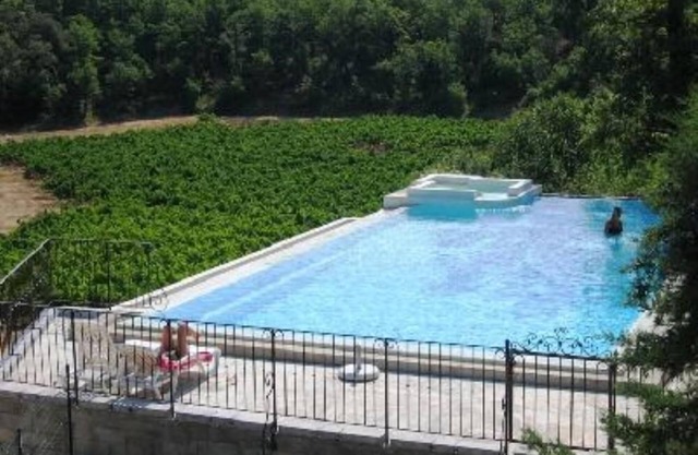 wine estate, swimming pool, terrace, calm