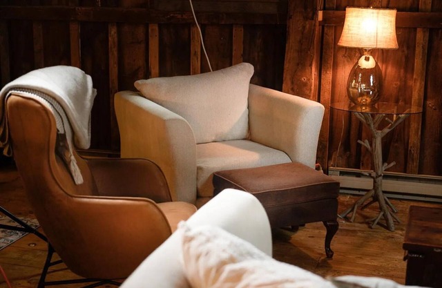 Winery & Vineyard Mill with 1000+ acres of hiking. Farm with Goats & Horses