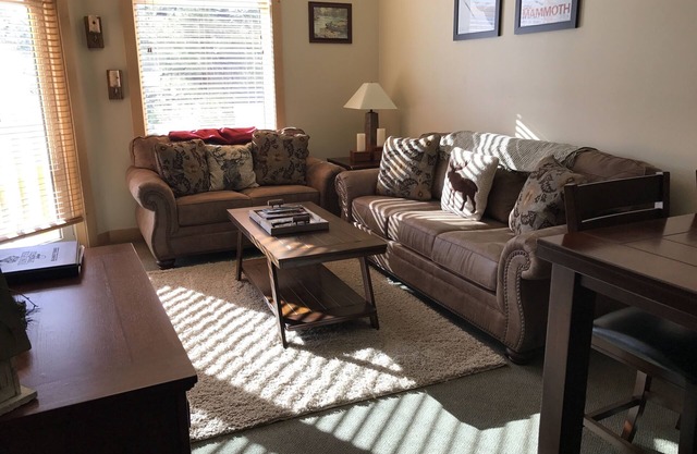 WINTER SKI IN SKI OUT SLOPESIDE Sunstone 1Br Condo Location Location Location!