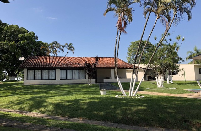 With Cook and Full Board Option! 2 Blocks, Pool, Barbecue.