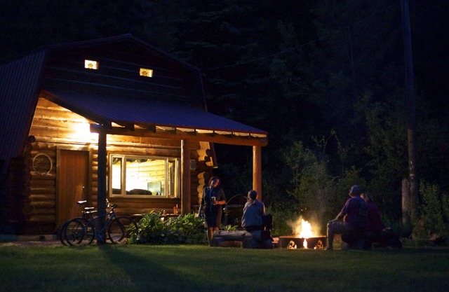 Wonderful cabin bordering Glacier National Park and Great Bear Wilderness