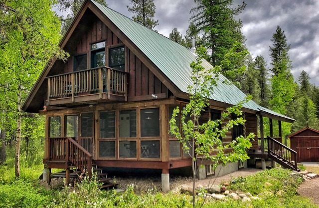 Wonderful Cabin in the Woods in West Glacier Near Glacier National Park Entrance