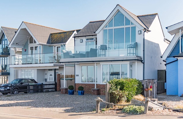 Wonderful family beach house sleeping 7 guests in 4 bedrooms