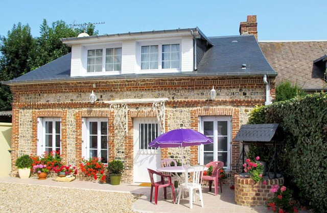 Wonderful private villa for 4 people with TV and parking