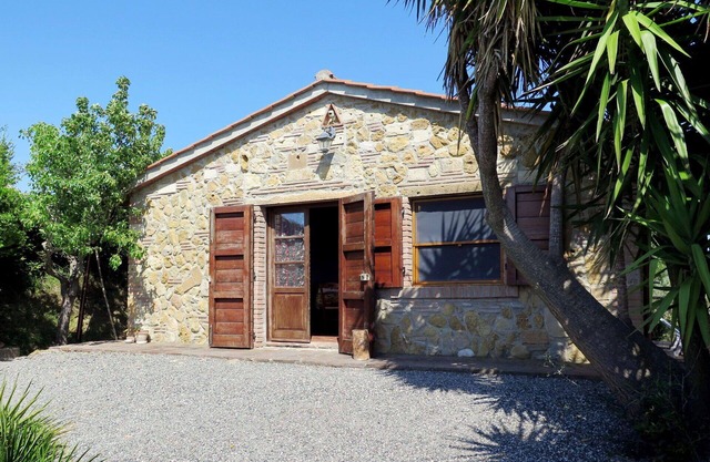 Wonderful private villa for 4 guests with WIFI, terrace and pets allowed