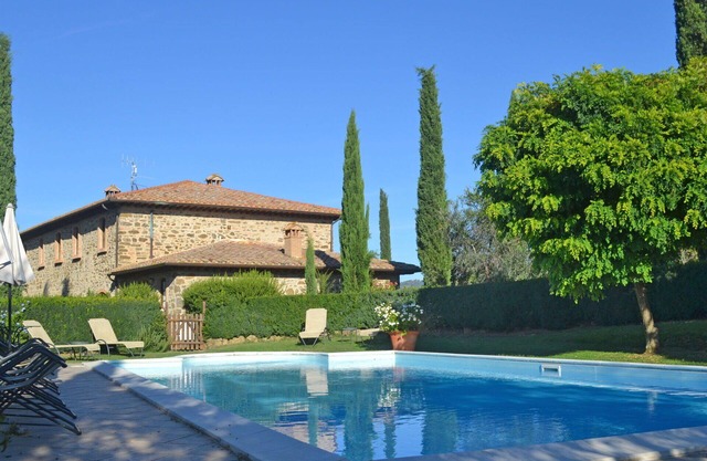 Wonderful private villa for 16 people with A/C, WIFI, private pool, TV, patio and pets allowed