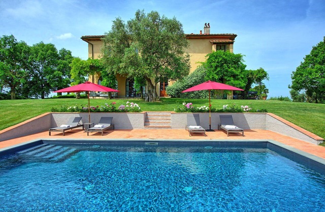Wonderful private villa with private pool, WIFI, A/C, patio, panoramic view and parking