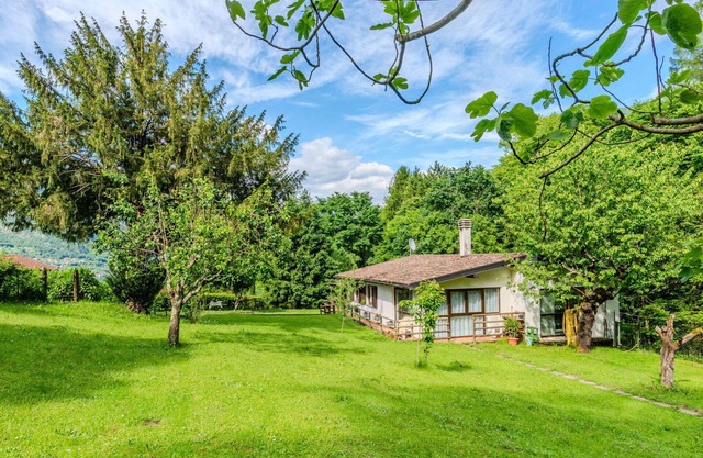 Wonderful private villa for 4 people with WIFI, TV, patio, pets allowed, panoramic view and park.