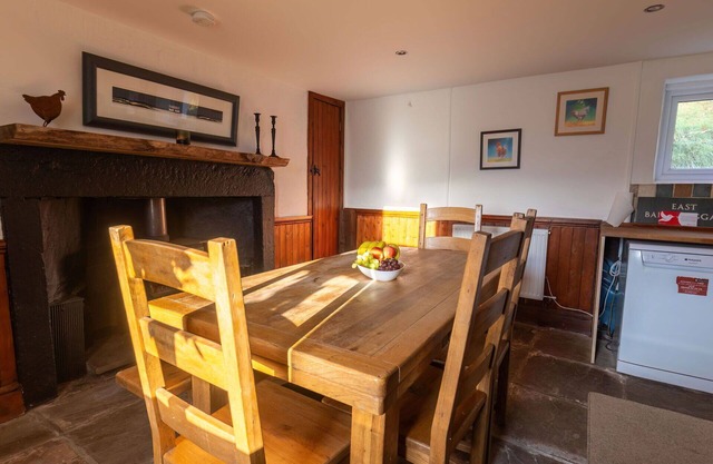 Wonderful private villa for 8 people with TV, patio and parking