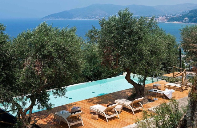 Wonderful private villa for 18 guests with A/C, private pool, WIFI, TV and terrace