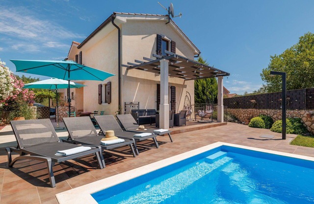 Wonderful private villa for 6 people with A/C, private pool, WIFI, TV, terrace and pets allowed
