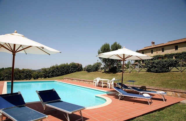 Wonderful private villa with WIFI, private pool, TV, patio, pets allowed and panoramic view
