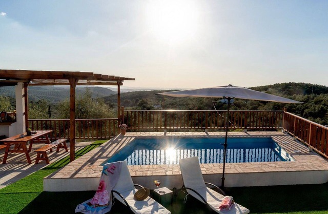 Wonderful private villa with WIFI, private pool, A/C, TV, terrace, pets allowed and parking