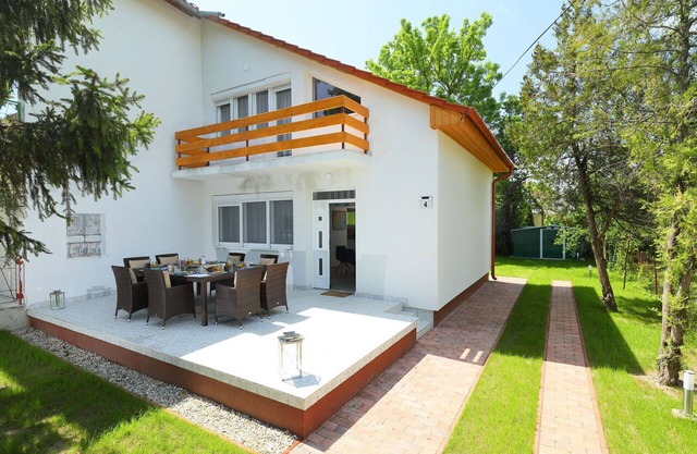 Wonderful villa for 5 people with A/C, WIFI, TV and patio