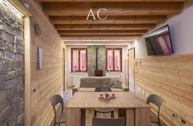 Wood harmony - Two Bedroom Apartment, Sleeps 8