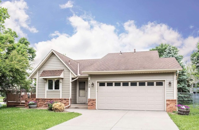 Woodbury Place 4 BR, close St Paul, Stillwater